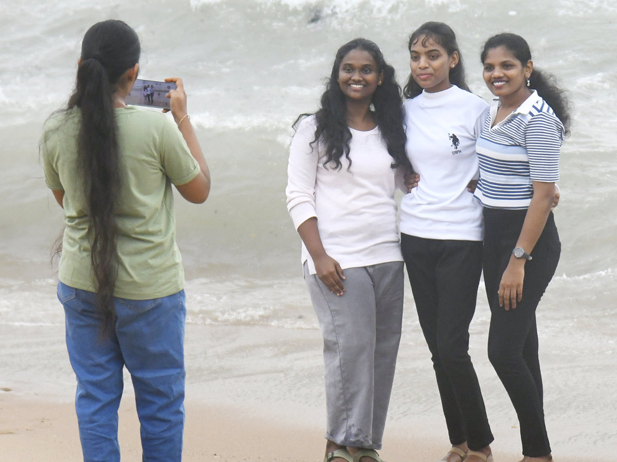 visakhapatnam rk beach photos goes viral10