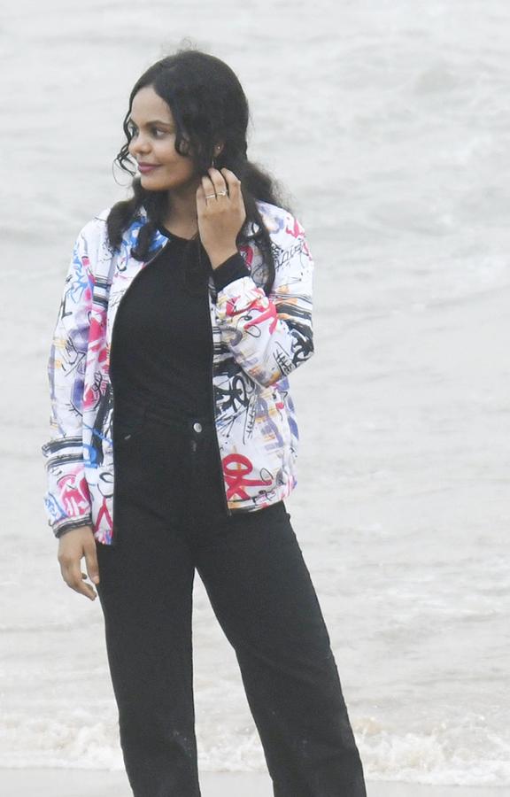 visakhapatnam rk beach photos goes viral11