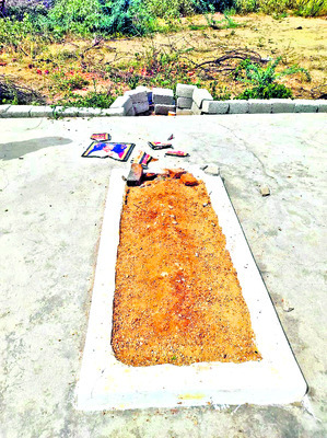 గ్యాంగ్ల దాడులు.. ప్రజలు బెంబేలు1