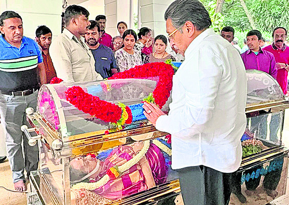 దివికేగిన ధృవతార 3