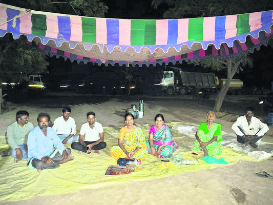 పనుల్లో అలసత్వంపై ఆగ్రహం1