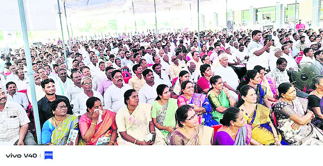రాష్ట్రంలో ఇద్దరు మోసగాళ్లు 1