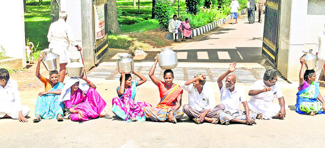 సమస్యలు పరిష్కరించండి సారూ..!1