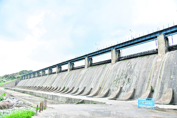 ఎత్తిపోతలకు గ్రహణం 1