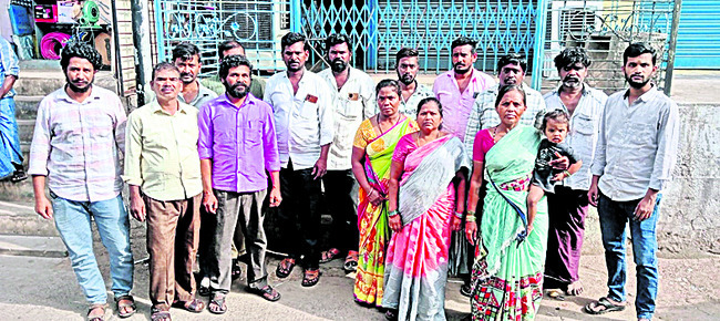 రైలు కింద పడి రైతు మృతి1
