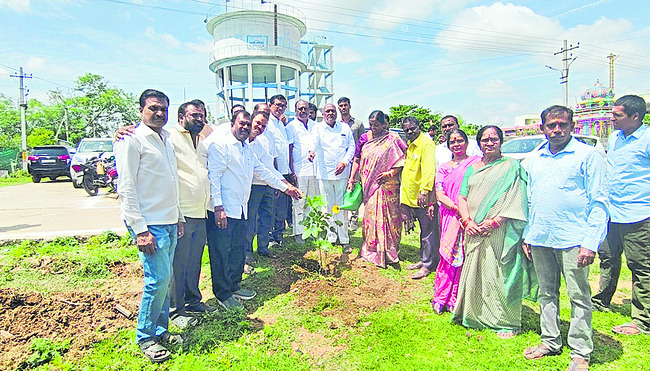 ముఖ్యమంత్రికి ఘన స్వాగతం
1