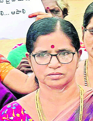 కూటమి పాలనలో మహిళలకు రక్షణ లేదు 1