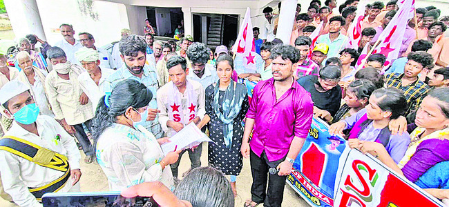 భగ్గుమన్న విద్యార్థి లోకం 1