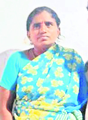 విద్యుదాఘాతంతో మహిళ మృతి1