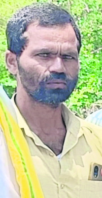 రైలు కింద పడి రైతు మృతి2