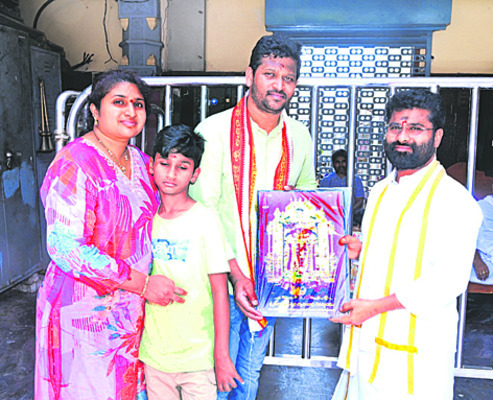 నిత్యాన్నదానానికి పలువురి విరాళాలు1