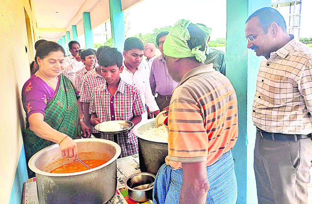 నేడు సిరిసిల్లకు కేంద్ర మంత్రి బండి సంజయ్ రాక
3