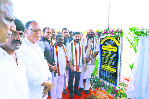 పోరుగడ్డకు అండగా ఉంటాం..2