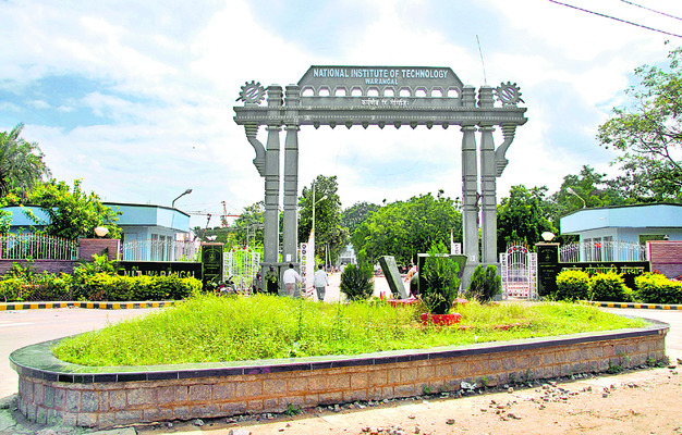 సమష్టి కృషితోనే స్నాతకోత్సవం విజయవంతం
2