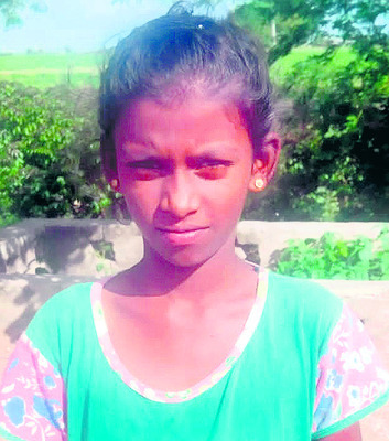 చదువుకు దూరమై.. పొలాల్లో కూలీలై..!2