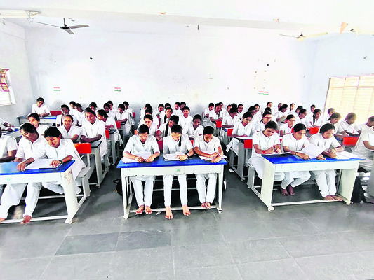 హౌస్‌ఫుల్‌!1