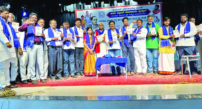 తాగునీటి కోసం కార్యాలయం ముట్టడి 1