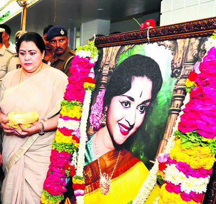 నేల తల్లి ఒడికి సరోజమ్మ 2