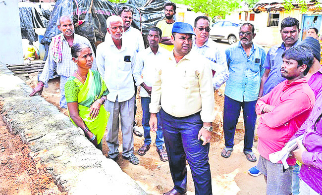 ఇందిరమ్మ ఇళ్లను త్వరగా నిర్మించుకోవాలి 
1
