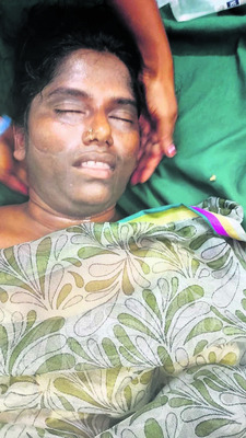 ఆత్మహత్యకు పాల్పడిన మహిళ మృతి  1