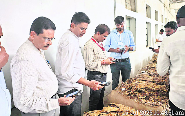 కష్టాల ఊబిలో కోకో రైతు1