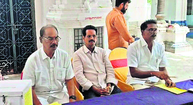 తమ్ముళ్ల స్వరకల్పనలో వేలంపాట!1