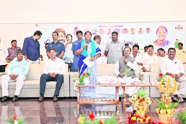మహిళలను కోటీశ్వరులను చేయడమే లక్ష్యం1