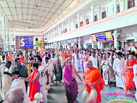 వైభవంగా జయతీర్థుల ఆరాధన 1