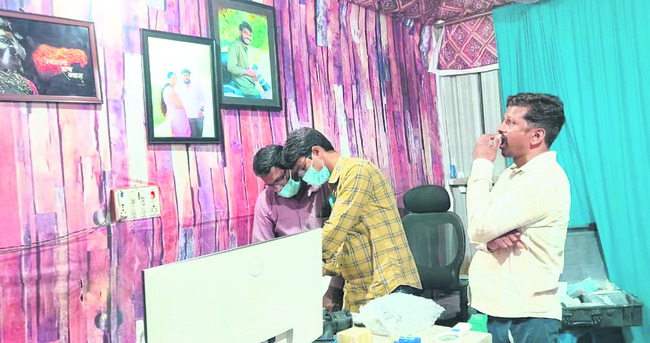 మిడ్జిల్లో పట్టపగలే చోరీ 1