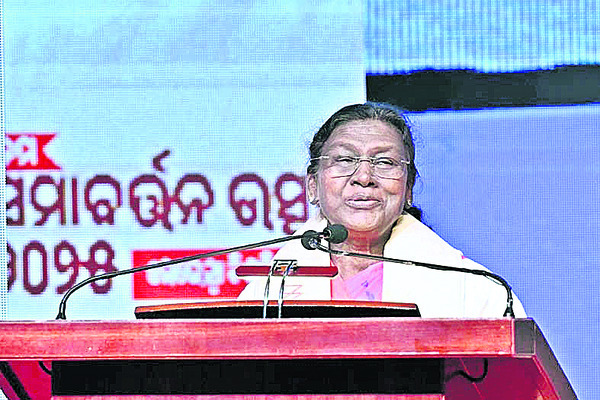 ఉద్యోగాలు ఇచ్చే స్థాయికి ఎదగాలి: రాష్ట్రపతి 1