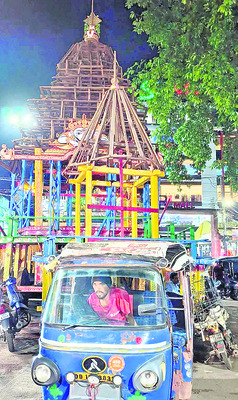 చీకటి పడితే ట్రాఫిక్‌ వెతలు! 1