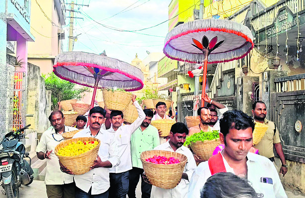 ముగిసిన తాళ్లపాక బ్రహ్మోత్సవాలు  1