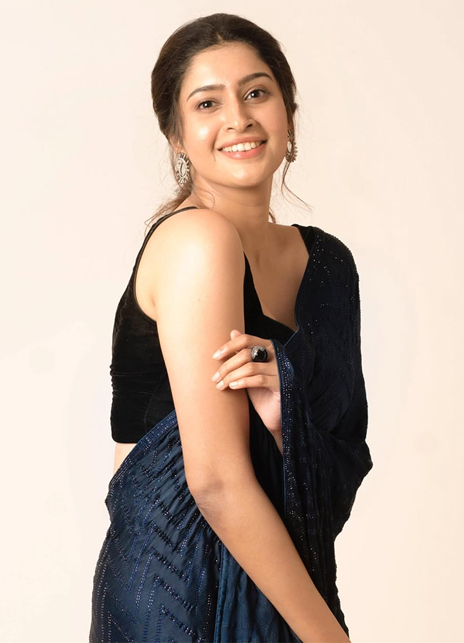 Tollywood Actress Tanya Ravichandran Shares Photo BoyFriend12