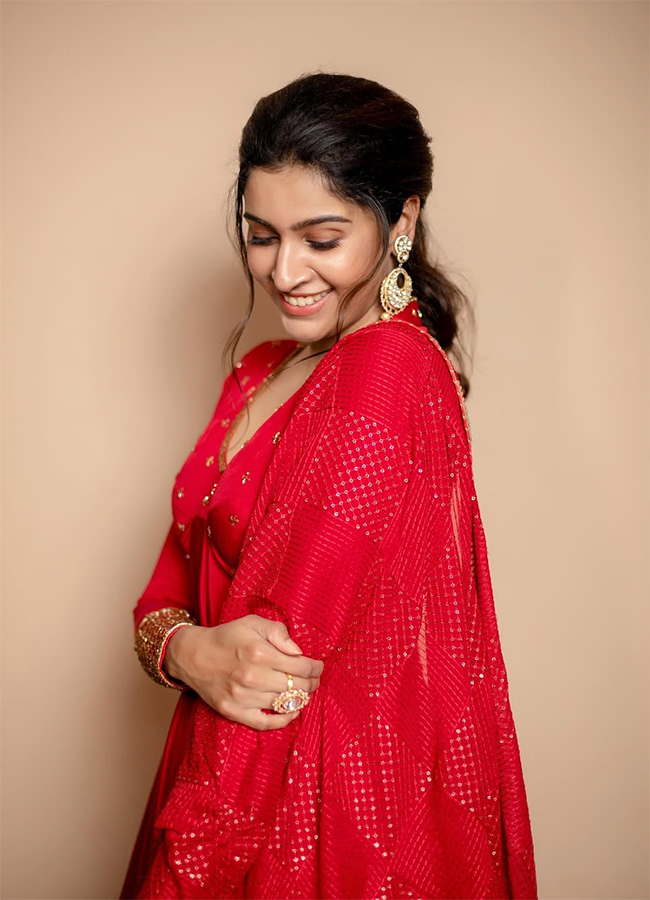 Tollywood Actress Tanya Ravichandran Shares Photo BoyFriend13