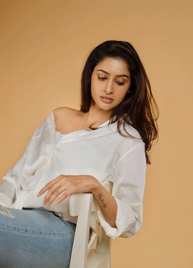 Tollywood Actress Tanya Ravichandran Shares Photo BoyFriend7