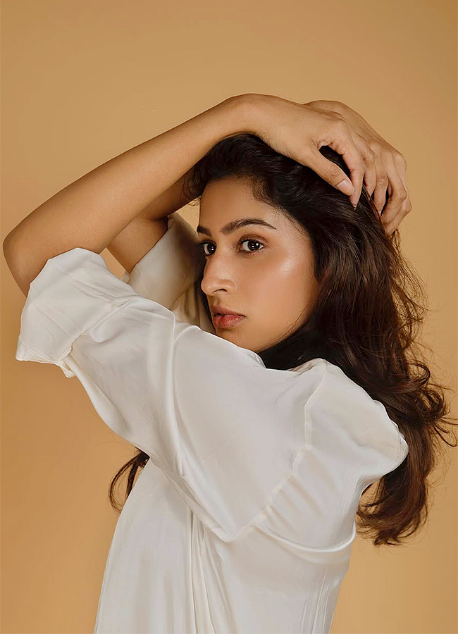 Tollywood Actress Tanya Ravichandran Shares Photo BoyFriend8