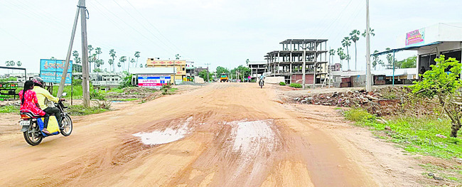 అసంపూర్తిగా వంతెన పనులు1
