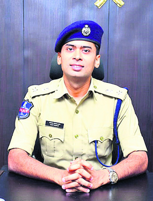 నిరుద్యోగులకు కుచ్చుటోపీ3