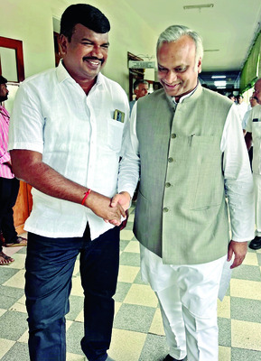 యరగేరలో పీహెచ్‌సీ ఏర్పాటు చేయరూ1