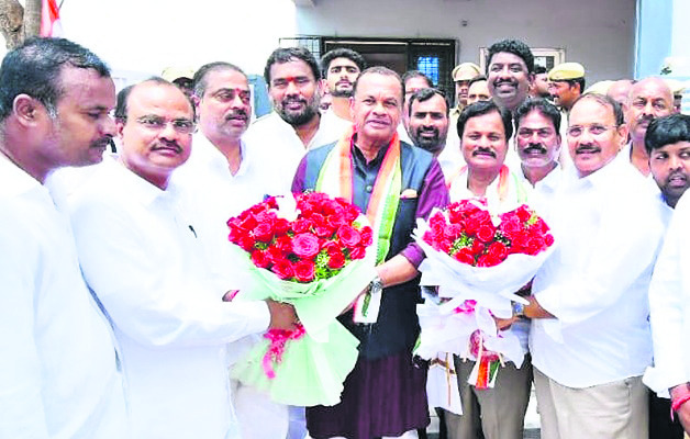ప్రతి కార్యకర్తకూ అండగా ఉంటాం1