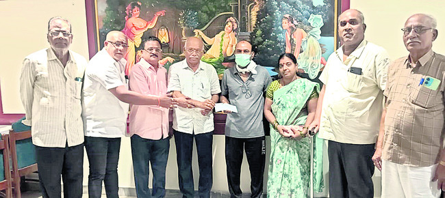 వైఎస్ జగన్ను కలిసిన జెడ్పీ చైర్పర్సన్ 1