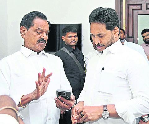 మాతా శిశుసంరక్షణకు ప్రాధాన్యం 3
