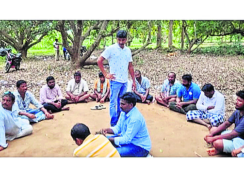 విద్యుత్ స్టేవైరు తగిలి గేదె మృతి1