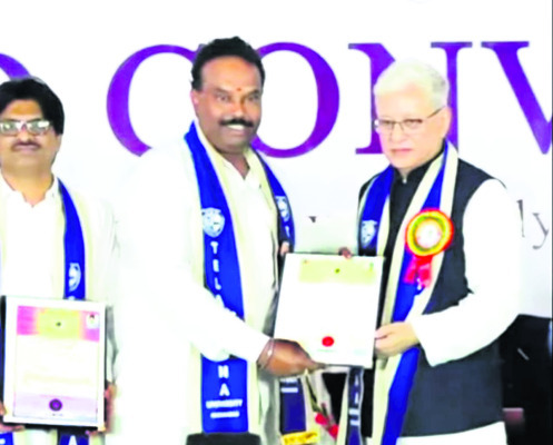 గవర్నర్‌ చేతుల మీదుగా డాక్టరేట్‌ పట్టాలు 3