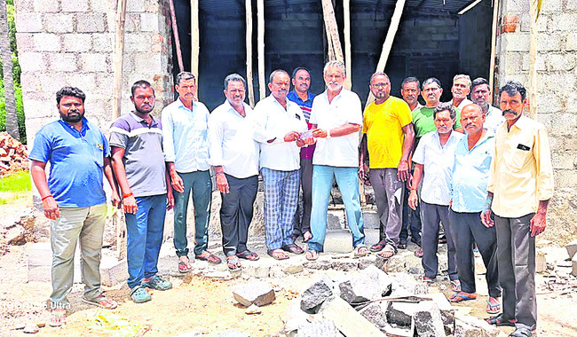 ఎమ్మెల్యేకు హెచ్ఆర్డీఏ నోటీసులు1