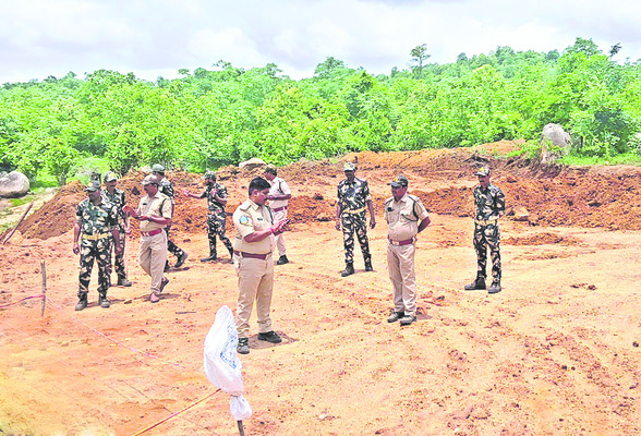 అటవీ భూమి కబ్జా
1