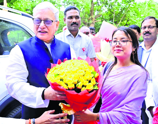 బెటాలియన్ను సందర్శించిన గవర్నర్ 3