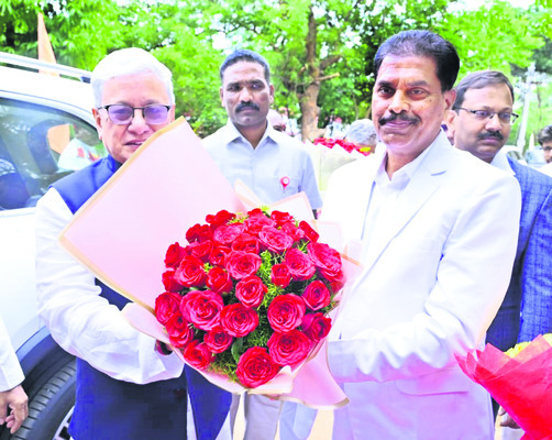 బెటాలియన్ను సందర్శించిన గవర్నర్ 4