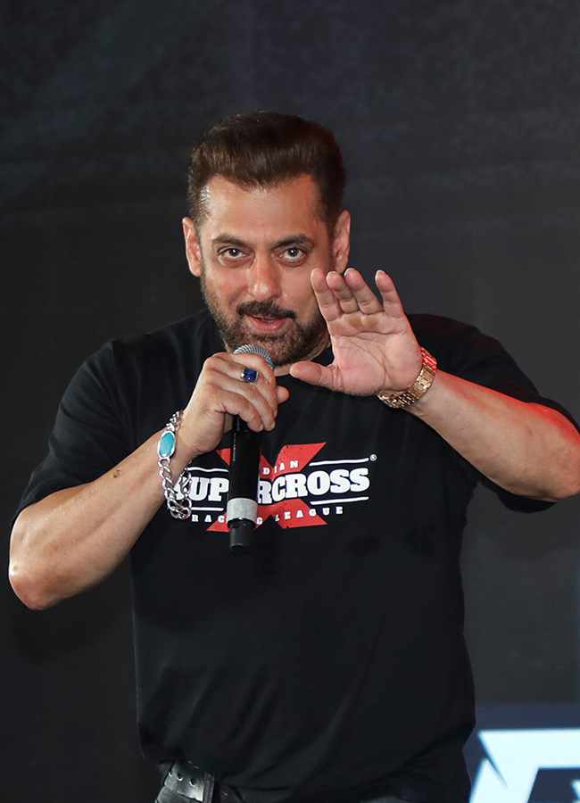 Salman Khan Launch Supercross Racing League Season 2 Trophy11