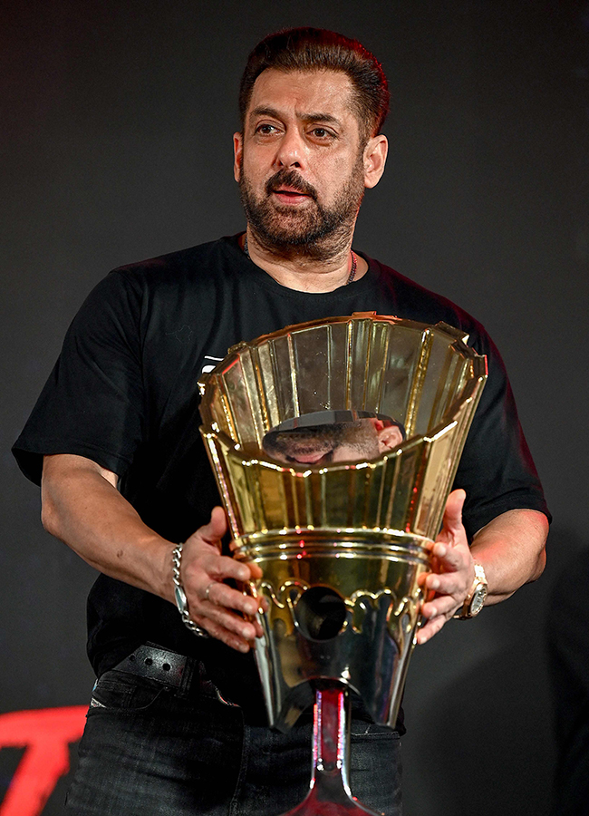 Salman Khan Launch Supercross Racing League Season 2 Trophy15